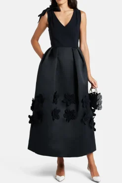 Floral Applique V Neck Sleeveless Silk Blend Evening Gown in Black