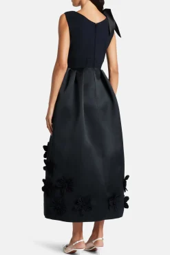 Floral Applique V Neck Sleeveless Silk Blend Evening Gown in Black